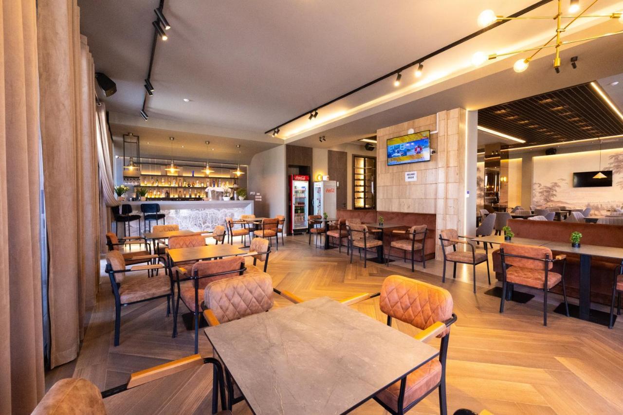 New Donantelo Hotel Влёра Экстерьер фото