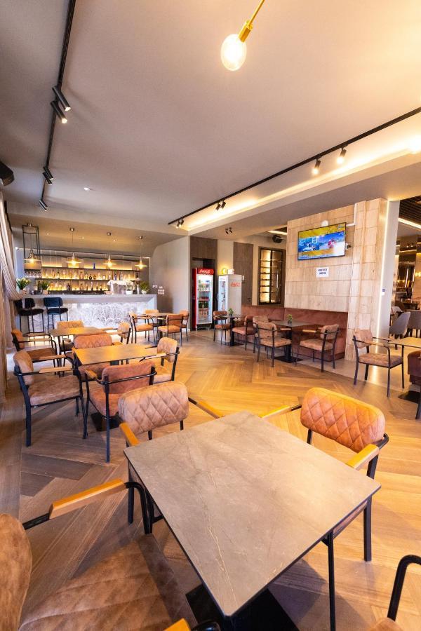 New Donantelo Hotel Влёра Экстерьер фото