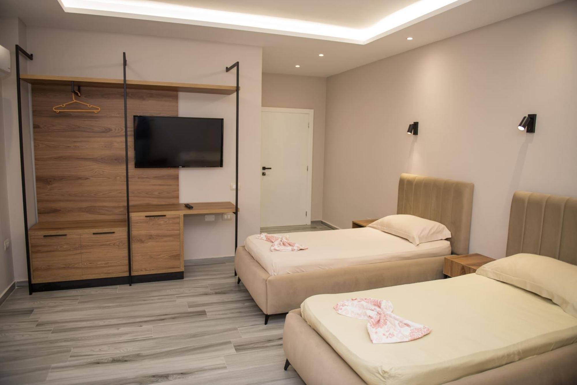 New Donantelo Hotel Влёра Экстерьер фото